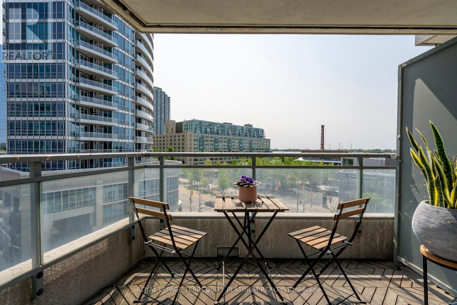 702 - 228 Queens Quay W, Toronto (Waterfront Communities), Ontario  M5J 2X1 - Photo 25 - C12194931