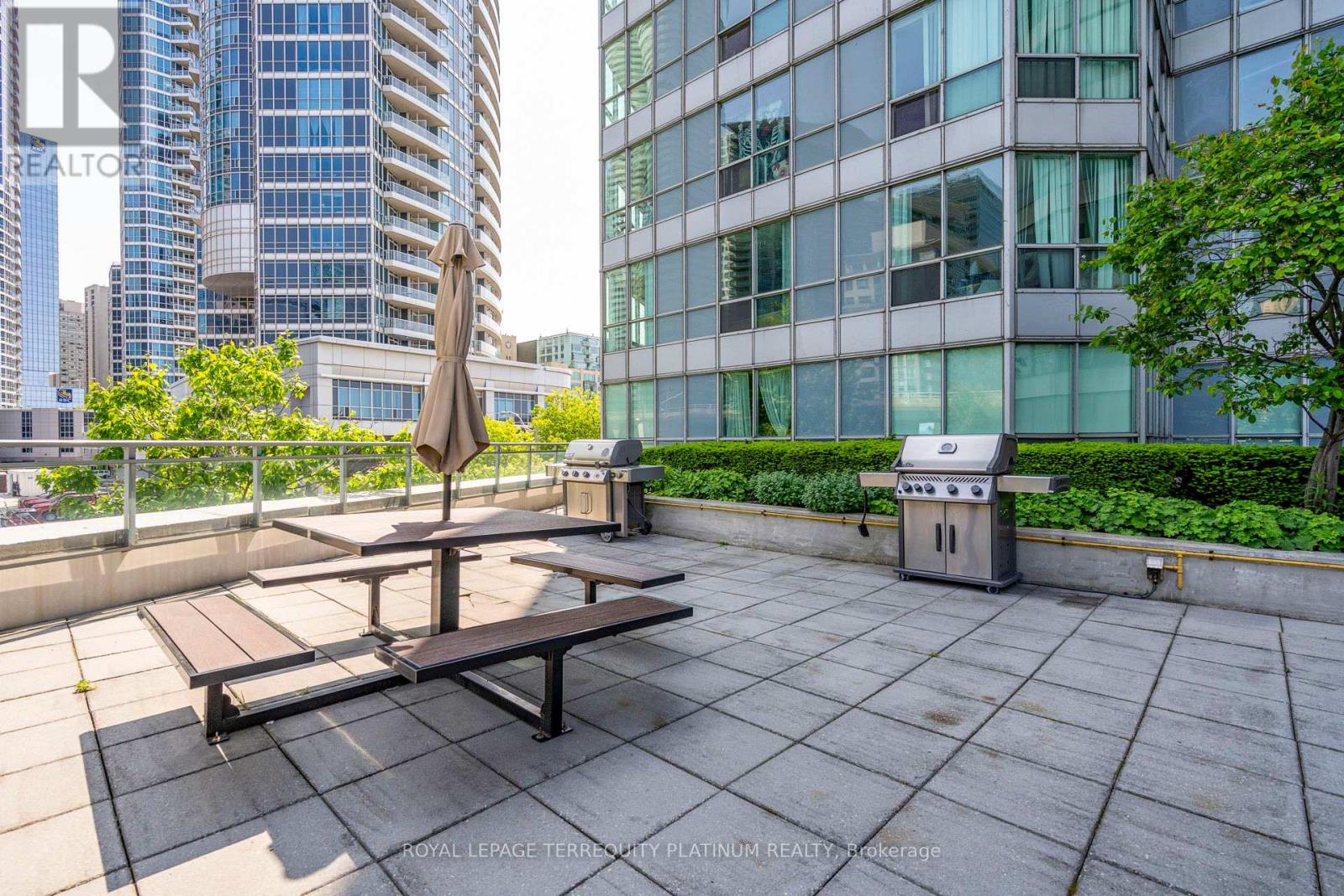 702 - 228 Queens Quay W, Toronto (Waterfront Communities), Ontario  M5J 2X1 - Photo 33 - C12194931