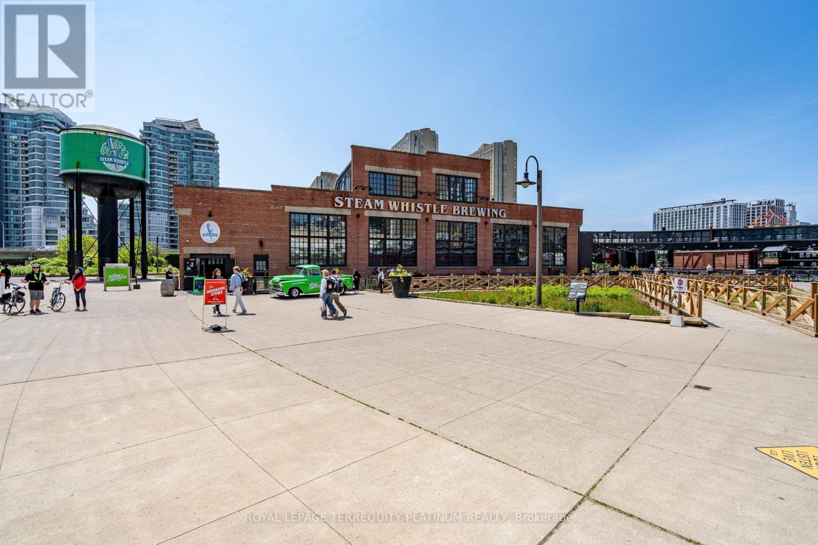 702 - 228 Queens Quay W, Toronto (Waterfront Communities), Ontario  M5J 2X1 - Photo 37 - C12194931