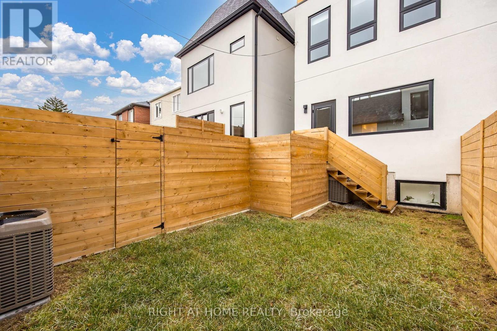 50a Lanark Avenue, Toronto (Humewood-Cedarvale), Ontario  M6C 2B4 - Photo 20 - C12194978