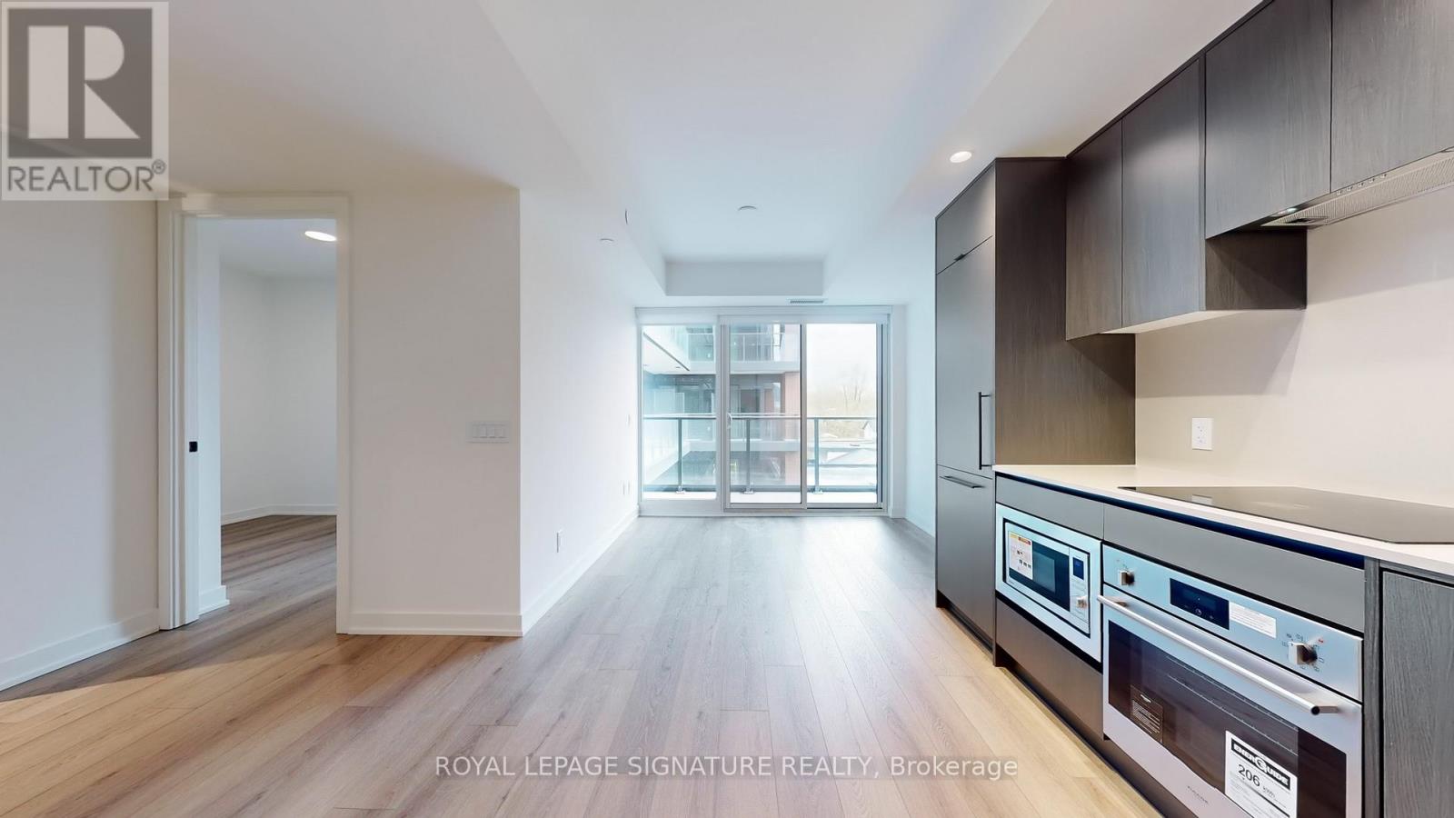 302 - 5 Lakeview Avenue, Toronto, Ontario  M6J 0H3 - Photo 3 - C12195086
