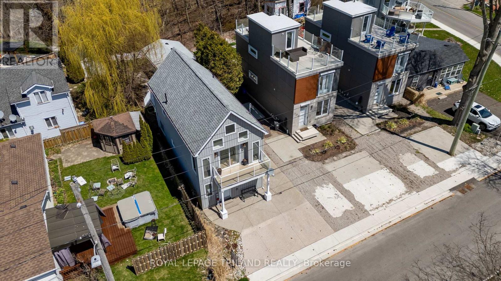 Property at 387 FRONT STREET image 4
