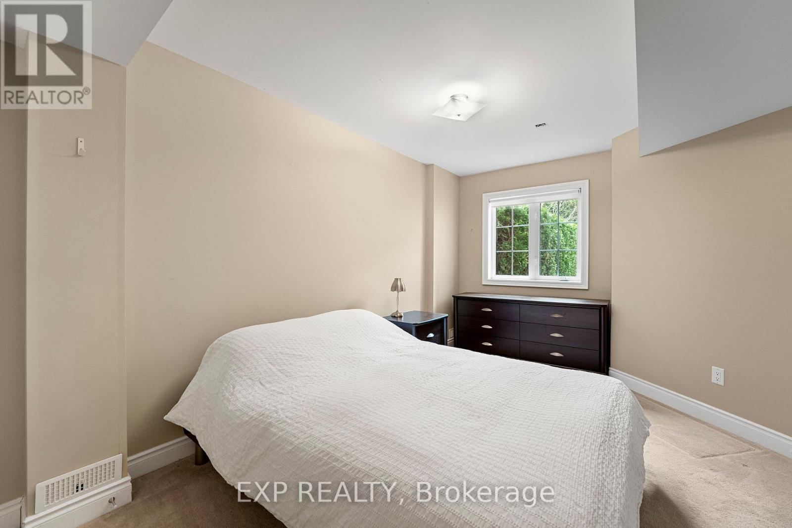 54 Stonecliffe Crescent, Aurora (Aurora Estates), Ontario  L4G 7Z6 - Photo 38 - N12194907