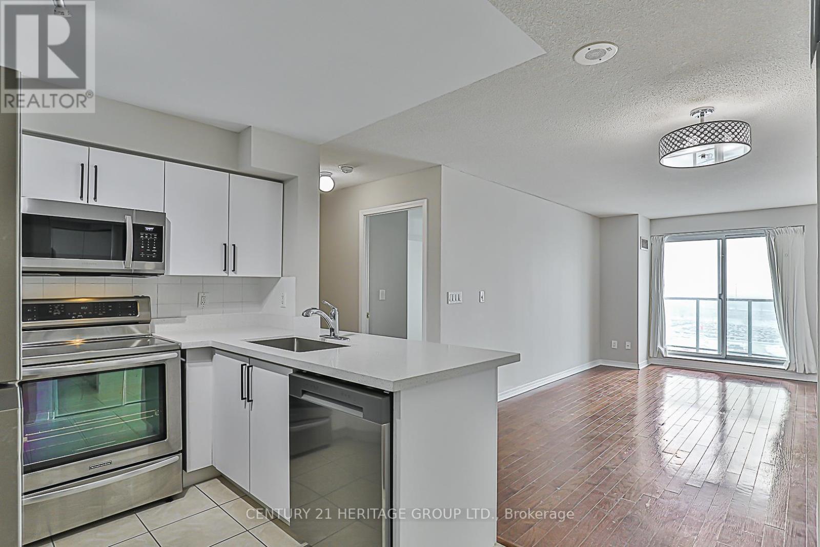 1207 - 23 Oneida Crescent, Richmond Hill, Ontario  L4B 0A2 - Photo 6 - N12194963