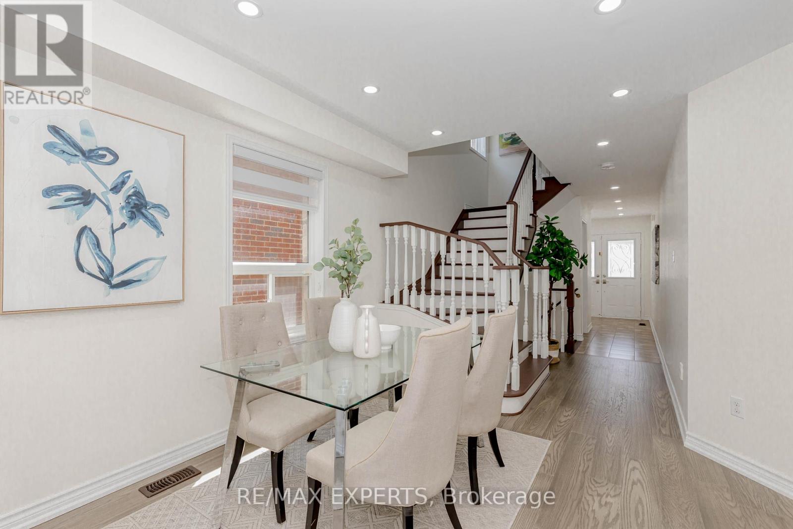 64 Peppertree Lane, Whitchurch-Stouffville (Stouffville), Ontario  L4A 0M8 - Photo 12 - N12195097