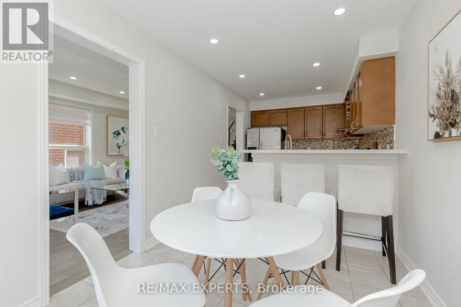 64 Peppertree Lane, Whitchurch-Stouffville (Stouffville), Ontario  L4A 0M8 - Photo 29 - N12195097