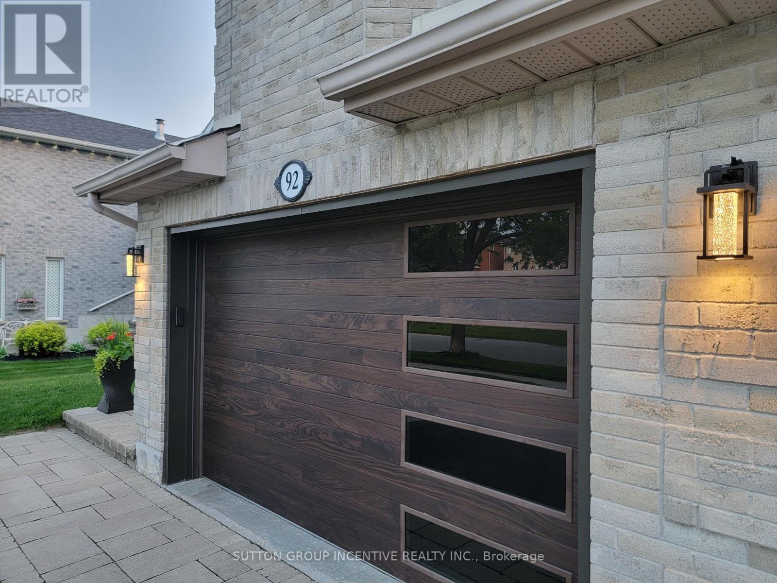 92 Sundew Drive, Barrie, Ontario  L4N 9M1 - Photo 5 - S12194970
