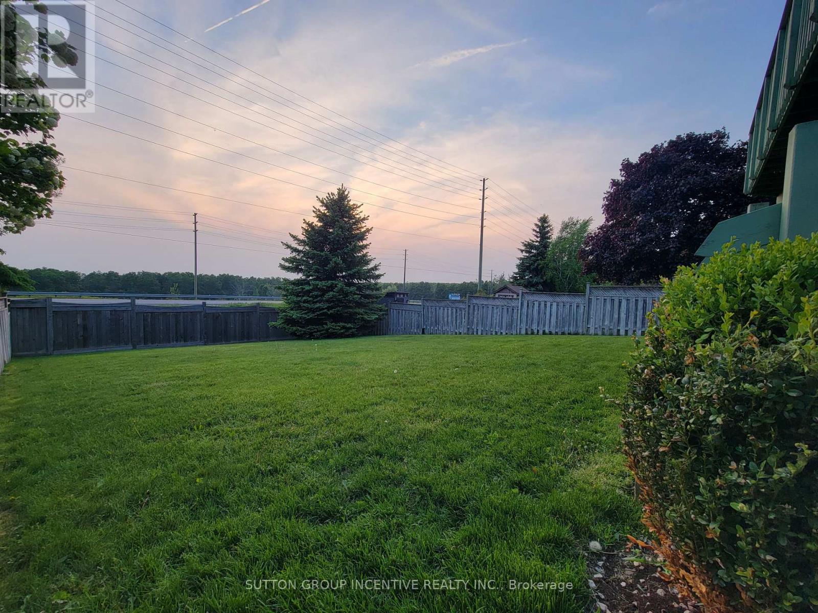 92 Sundew Drive, Barrie, Ontario  L4N 9M1 - Photo 9 - S12194970