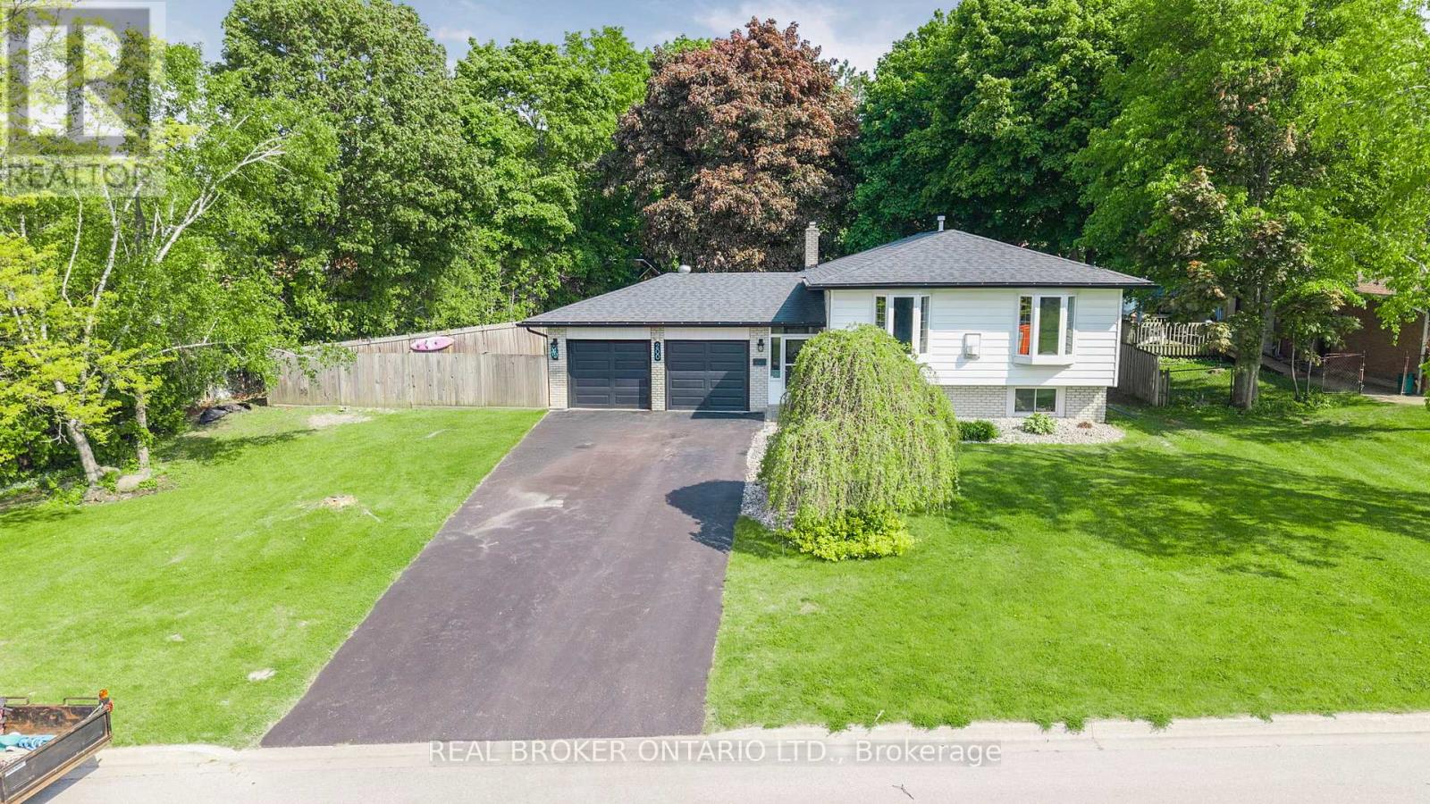 200 HICKORY LANE, Barrie, Ontario