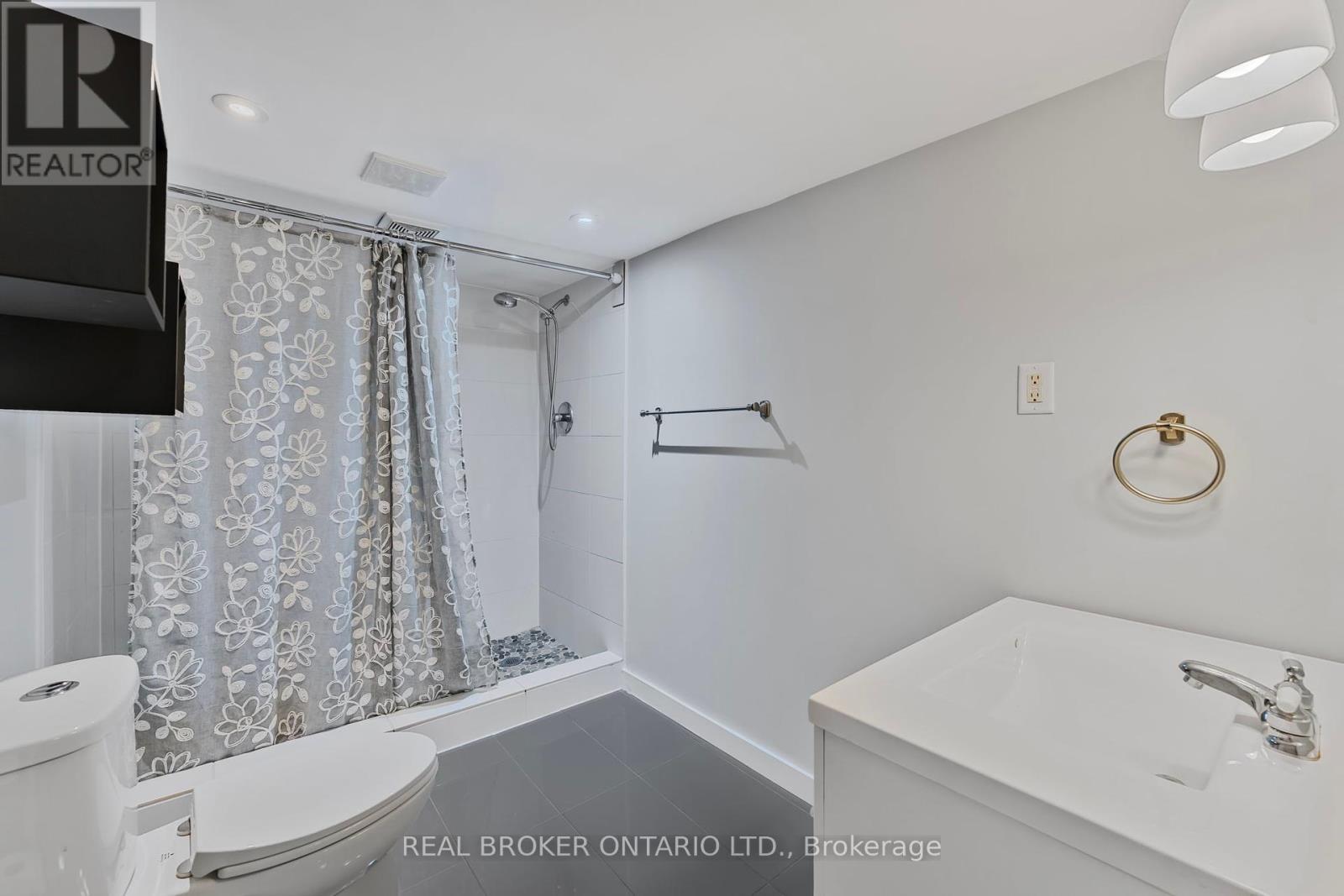 200 Hickory Lane, Barrie, Ontario  L4N 4J8 - Photo 36 - S12195127