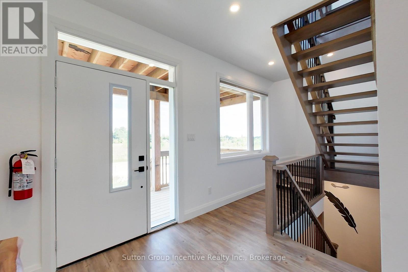 130 Arlberg Crescent, Blue Mountains, Ontario L9Y 0M1 - Photo 17 - X12181397