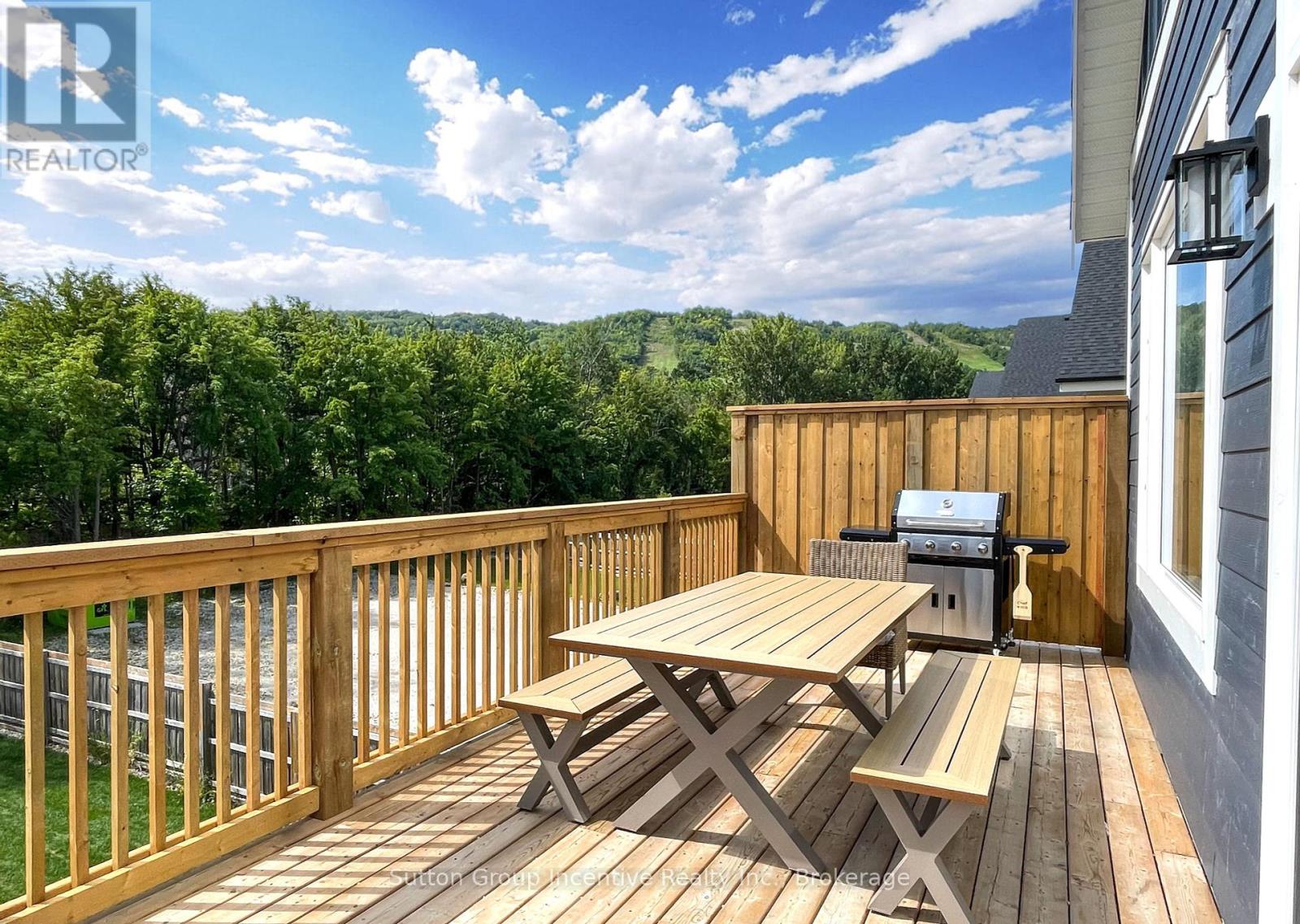 130 Arlberg Crescent, Blue Mountains, Ontario  L9Y 0M1 - Photo 10 - X12181397