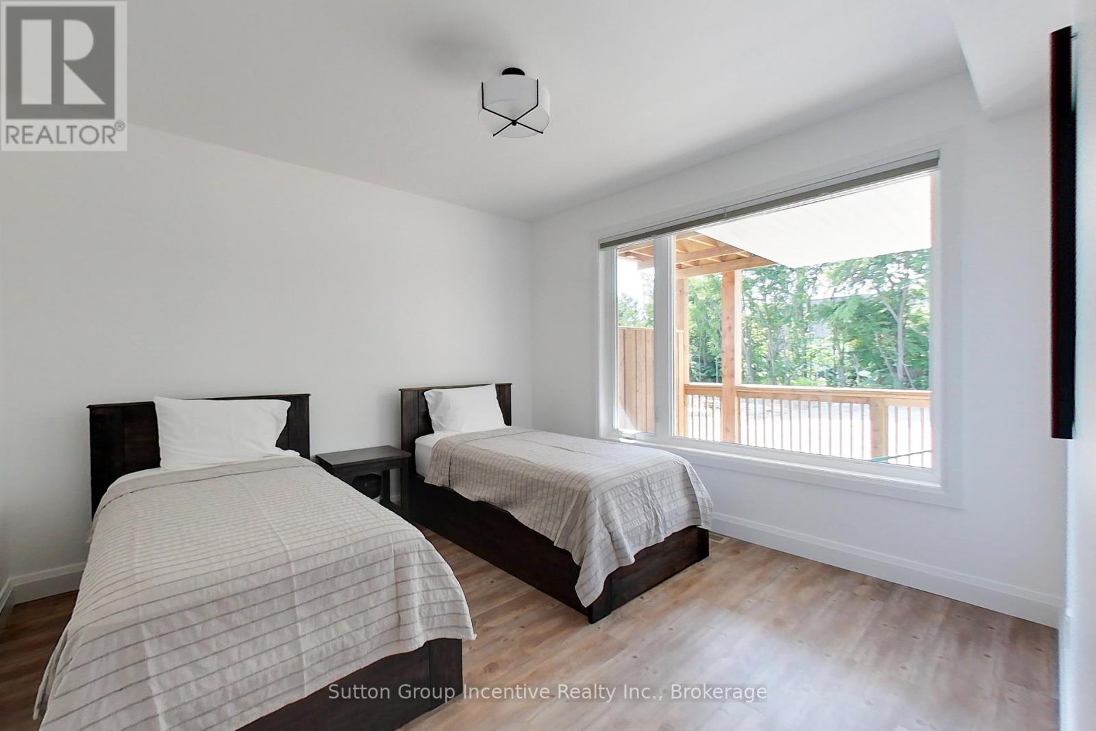 130 Arlberg Crescent, Blue Mountains, Ontario  L9Y 0M1 - Photo 15 - X12181397