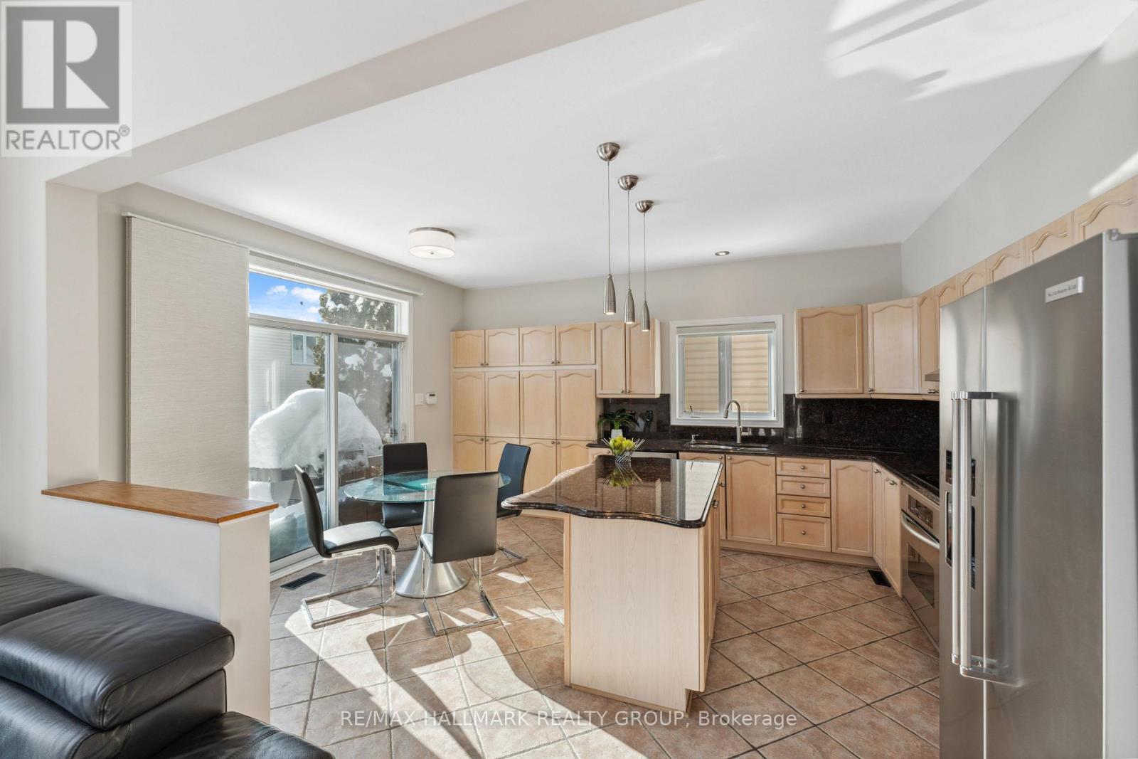 104 Meadowcroft Crescent, Ottawa, Ontario  K1J 1H1 - Photo 16 - X12195214