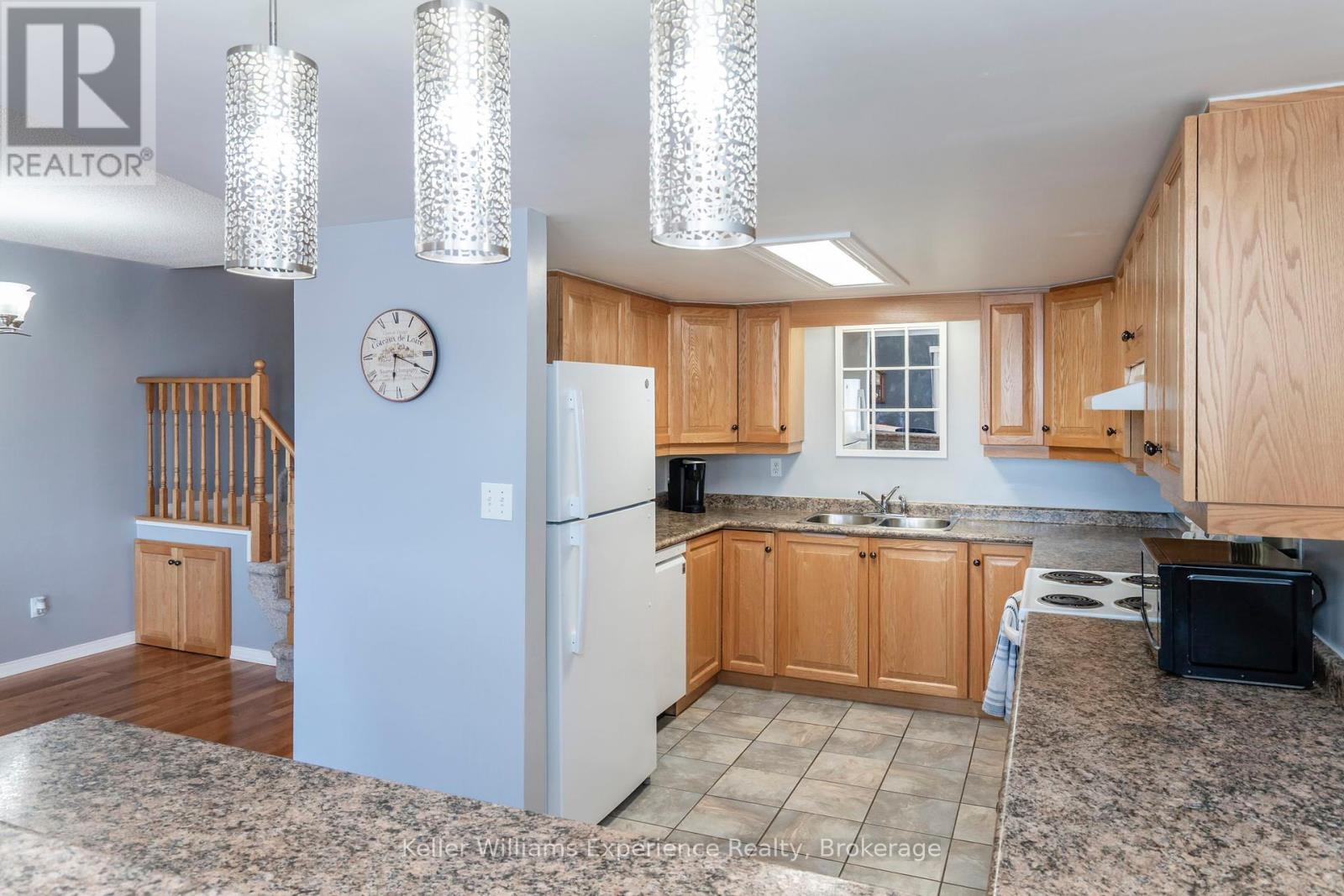 4 - 4 Beck Boulevard, Penetanguishene, Ontario  L9M 2H3 - Photo 11 - S12195148