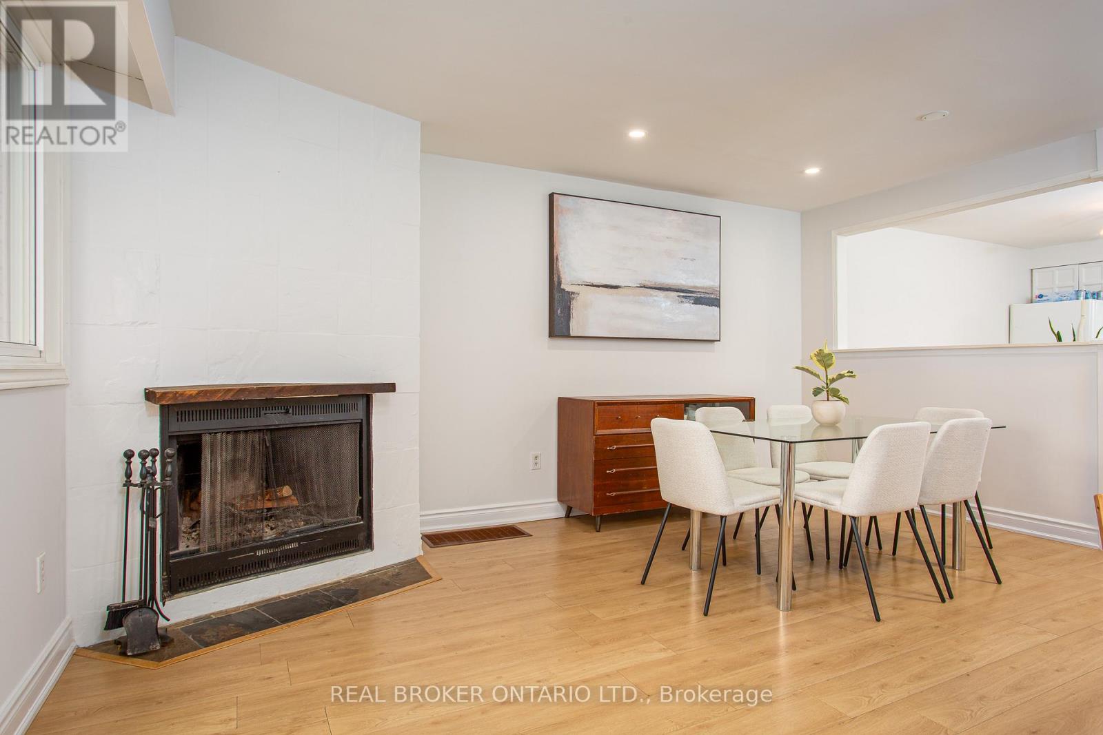 6 - 1135 Mccraney Street E, Oakville, Ontario  L6H 3A3 - Photo 8 - W12194918