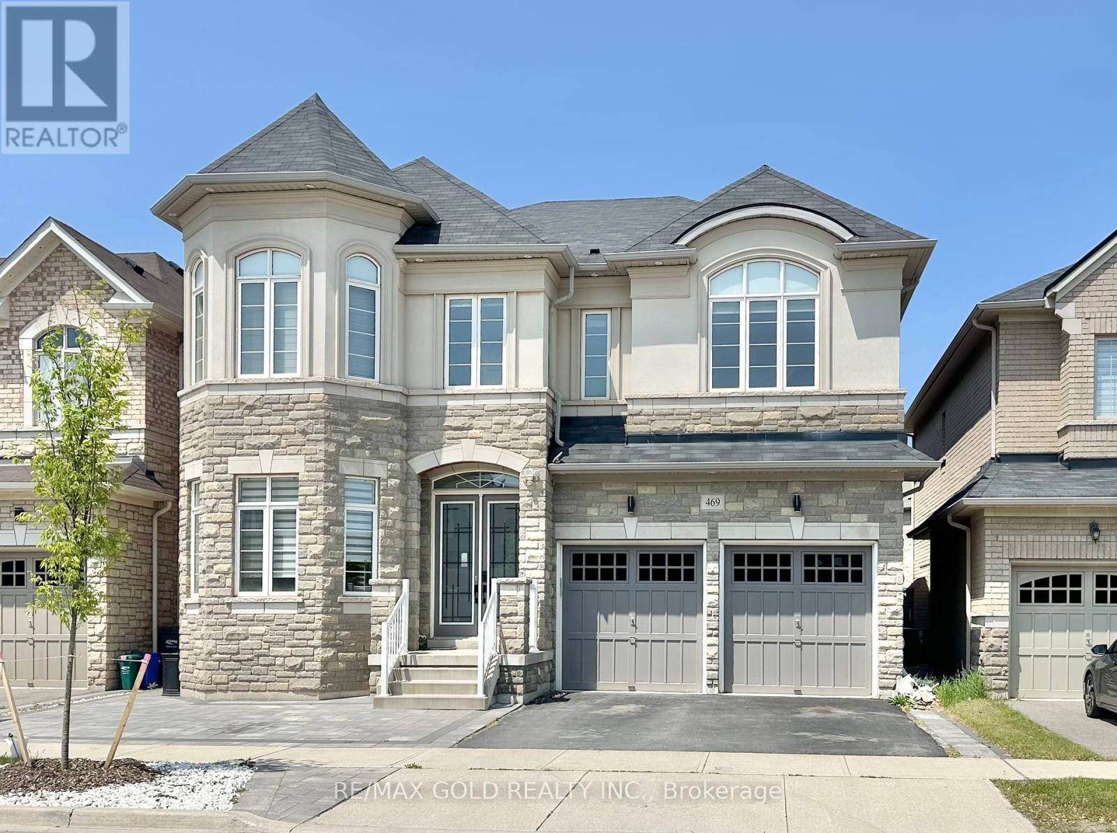 469 Threshing Mill Boulevard, Oakville, Ontario  L6H 0T3 - Photo 1 - W12194983