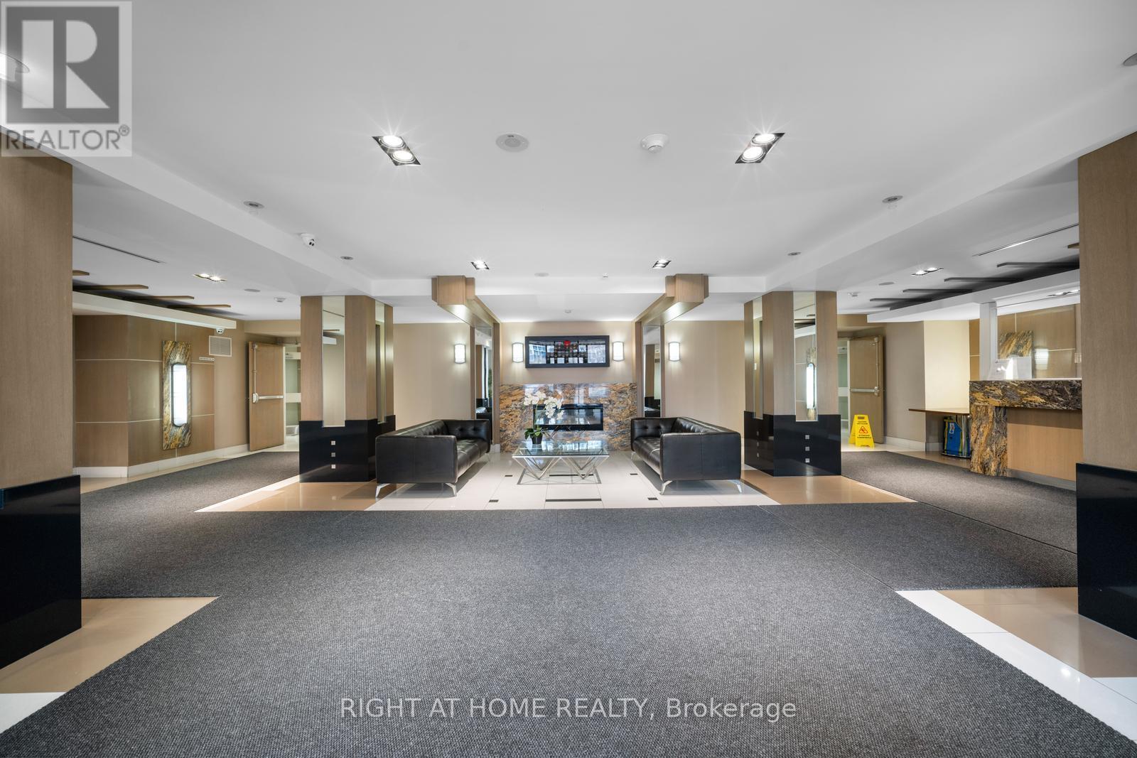 719 - 1060 Sheppard Avenue W, Toronto, Ontario  M3J 0G7 - Photo 3 - W12194988