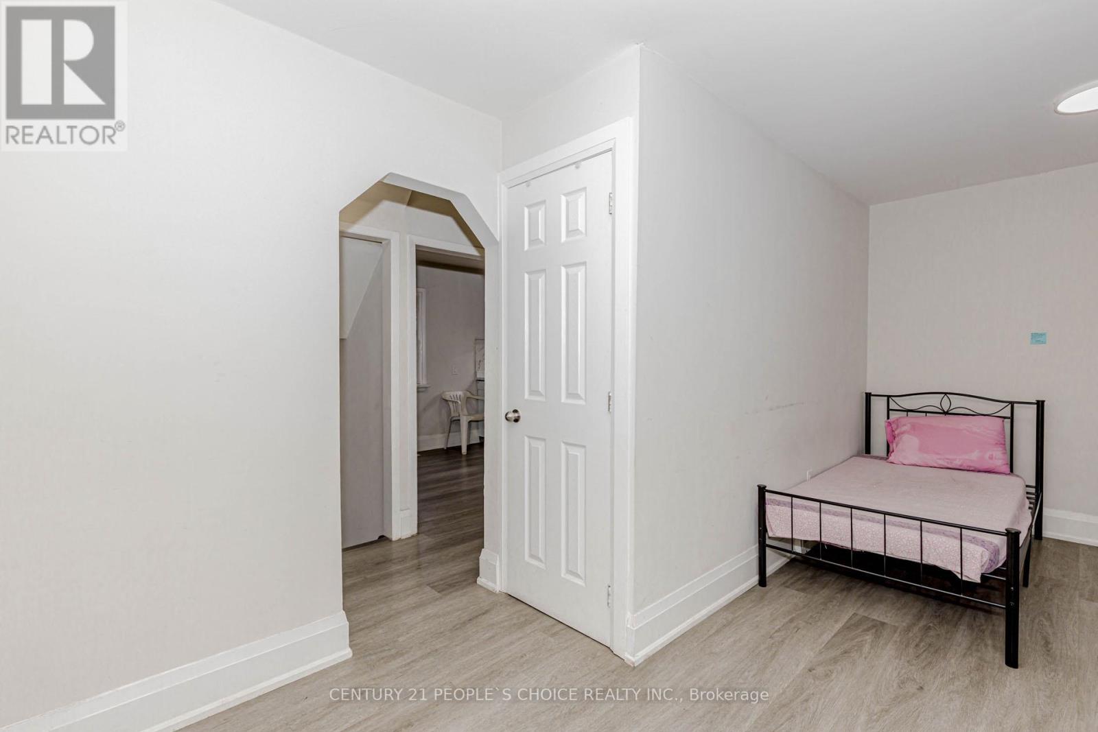 22 Rogers Road, Brampton (Brampton West), Ontario  L6X 1L8 - Photo 12 - W12194989
