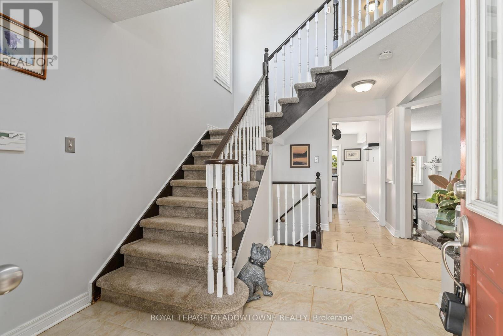1 Mcclure Court, Halton Hills, Ontario  L7G 5X6 - Photo 9 - W12194995