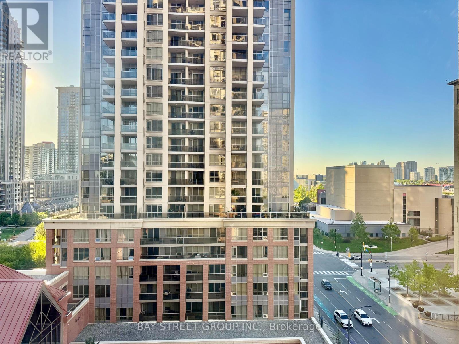 1007 - 4080 Living Arts Drive, Mississauga (City Centre), Ontario  L5B 4M8 - Photo 12 - W12195017