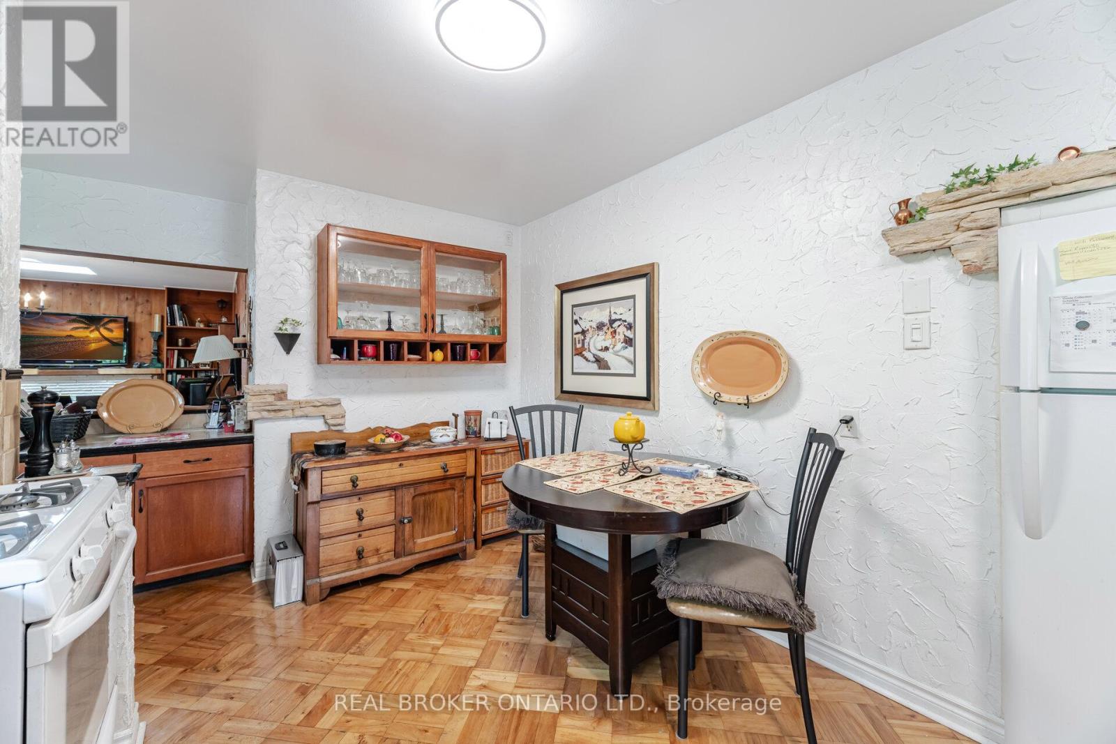 30 Malvern Court, Brampton (Brampton East), Ontario  L6W 1H1 - Photo 16 - W12195065