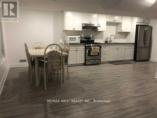 8 Hibiscus Court, Brampton (Sandringham-Wellington), Ontario  L6R 0K6 - Photo 7 - W12195072