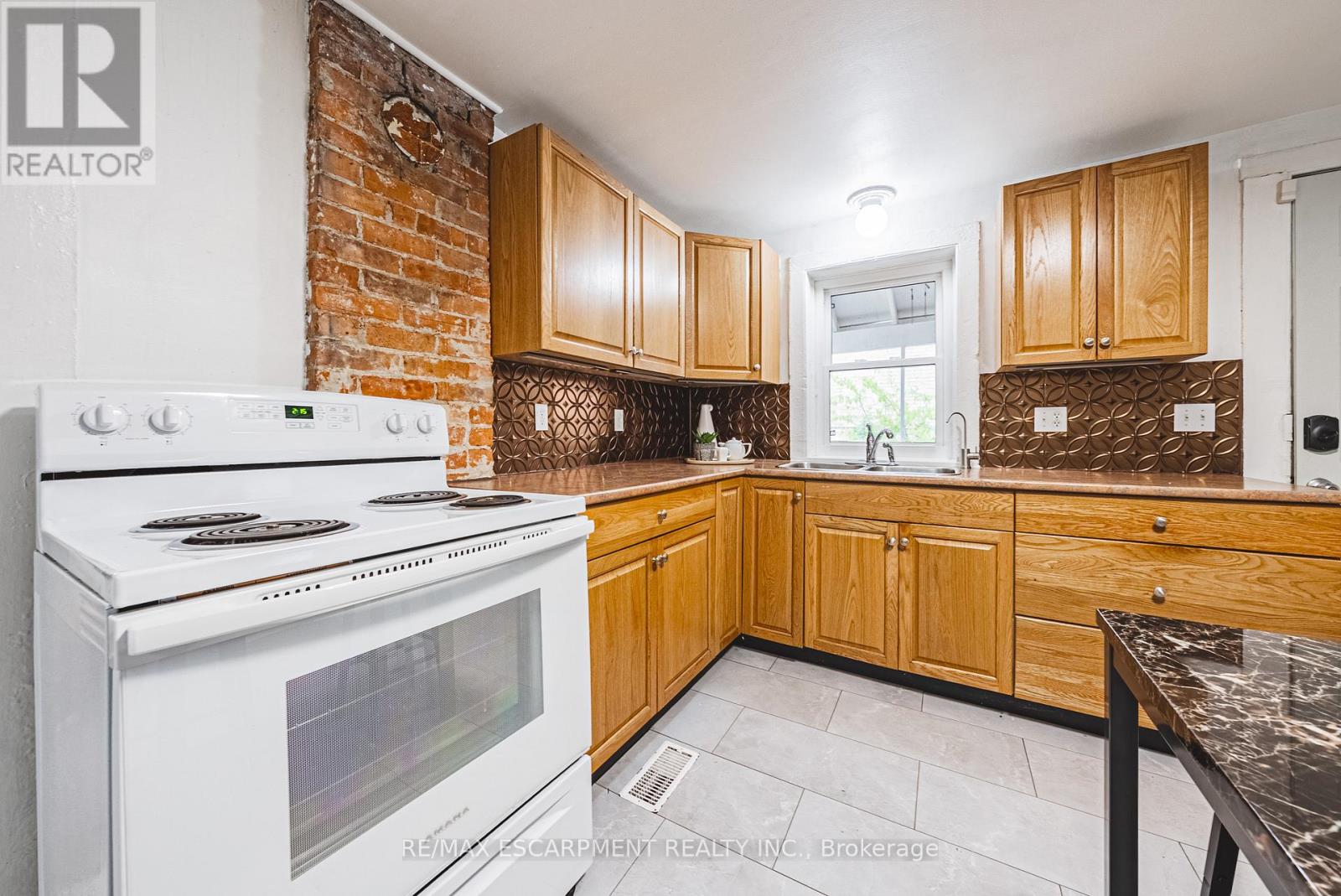18 Duke Street, Brantford, Ontario  N3T 3T3 - Photo 16 - X12194953