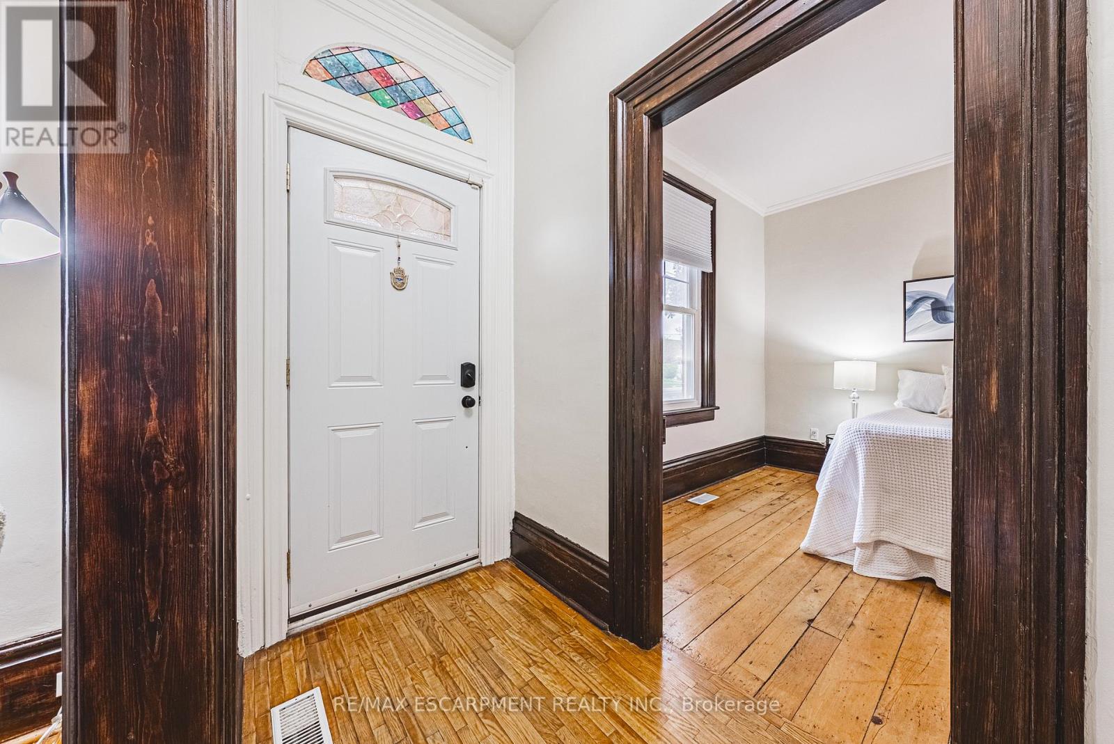18 Duke Street, Brantford, Ontario  N3T 3T3 - Photo 3 - X12194953