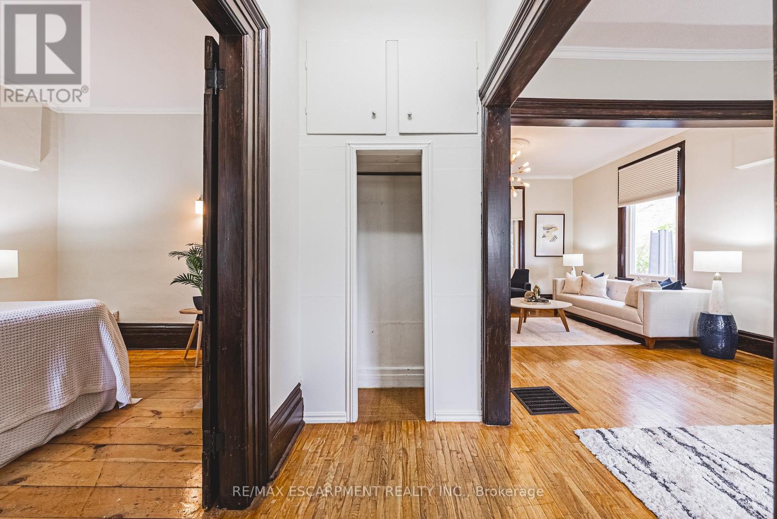 18 Duke Street, Brantford, Ontario  N3T 3T3 - Photo 4 - X12194953