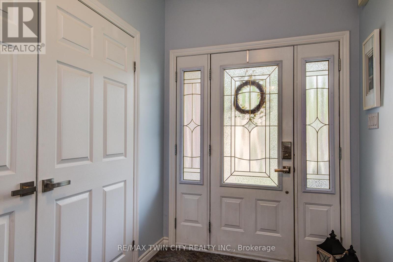 65 Laschinger Boulevard, Wilmot, Ontario  N3A 2G7 - Photo 5 - X12194993
