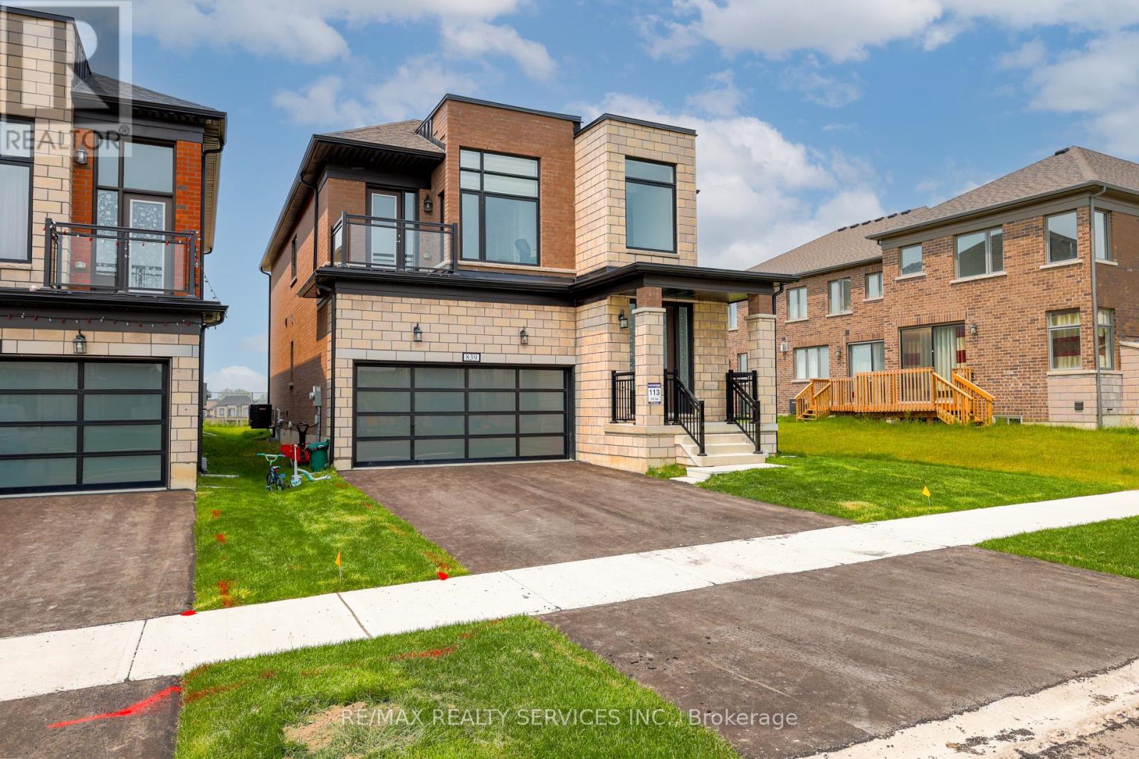 839 Sobeski Avenue, Woodstock, Ontario  N4T 0P2 - Photo 3 - X12195109