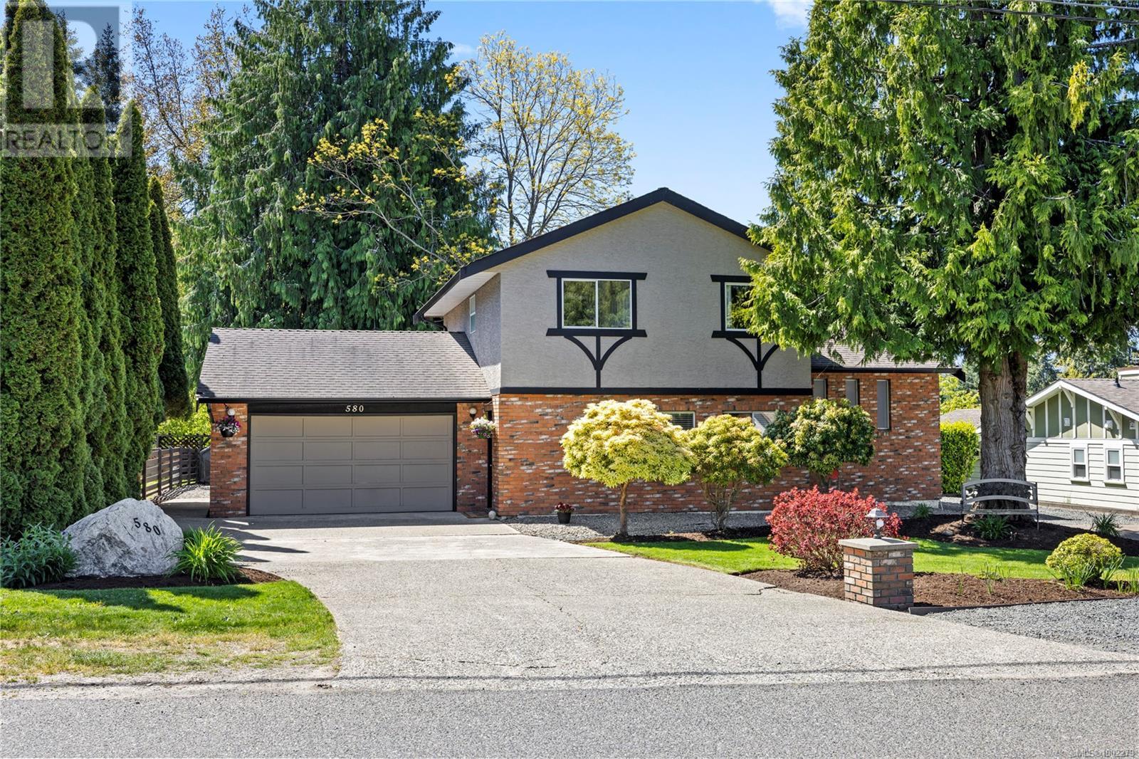 Property at 580 Tamarack Dr image 1