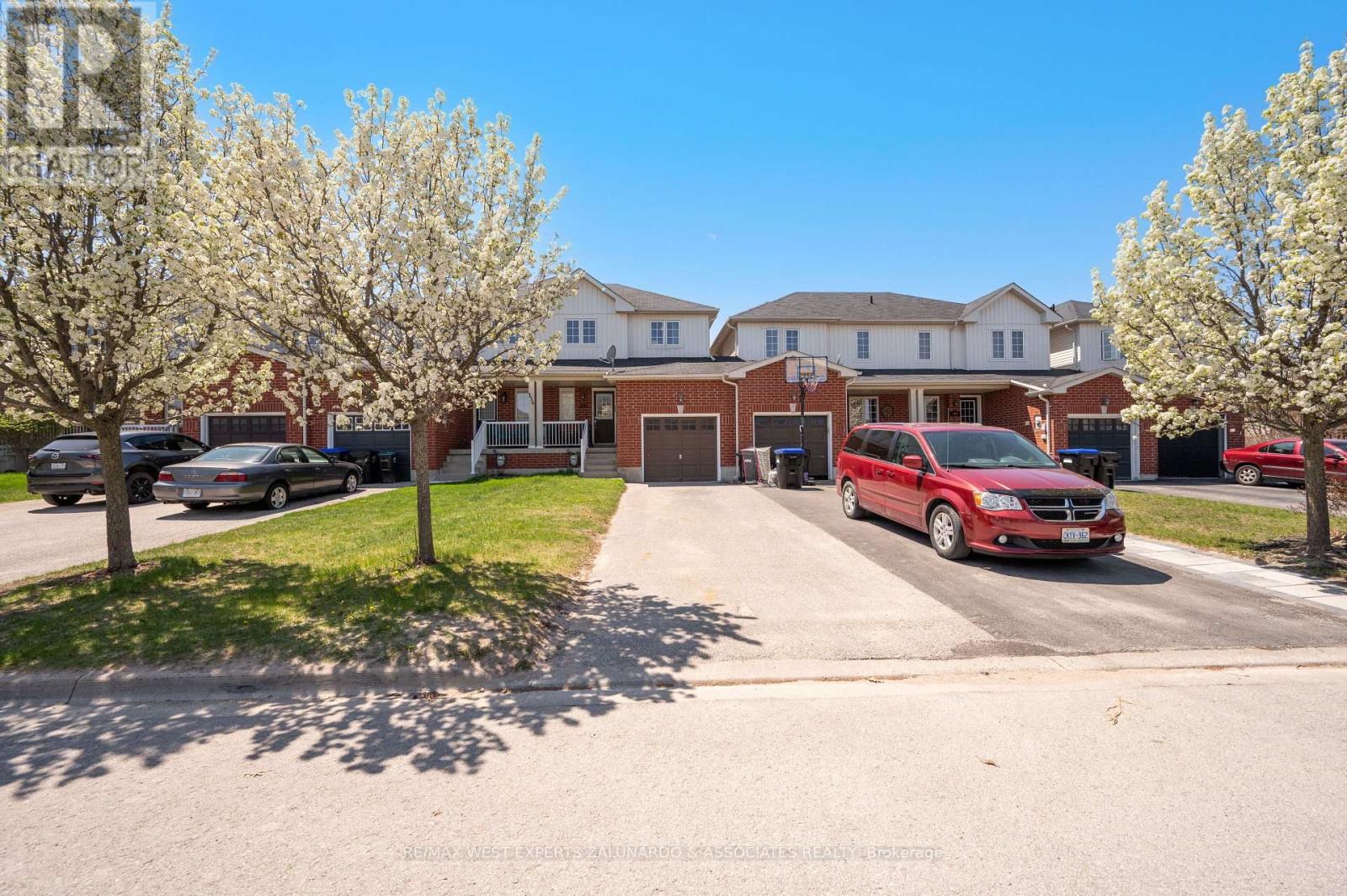 156 Stonemount Crescent, Essa, Ontario  L0M 1B4 - Photo 3 - N12145211