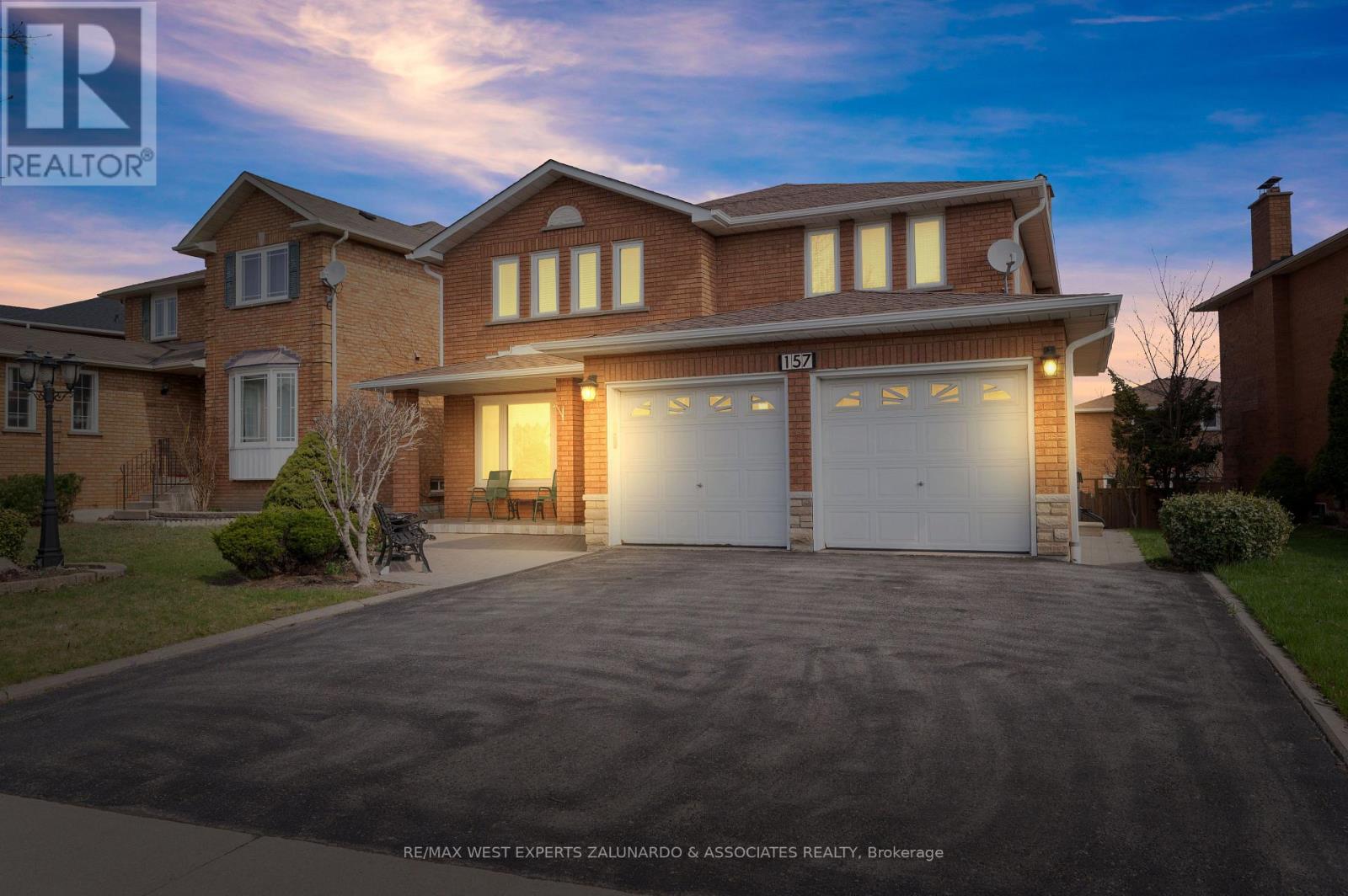 157 Sunforest Drive, Brampton, Ontario  L6Z 4B7 - Photo 2 - W12188743