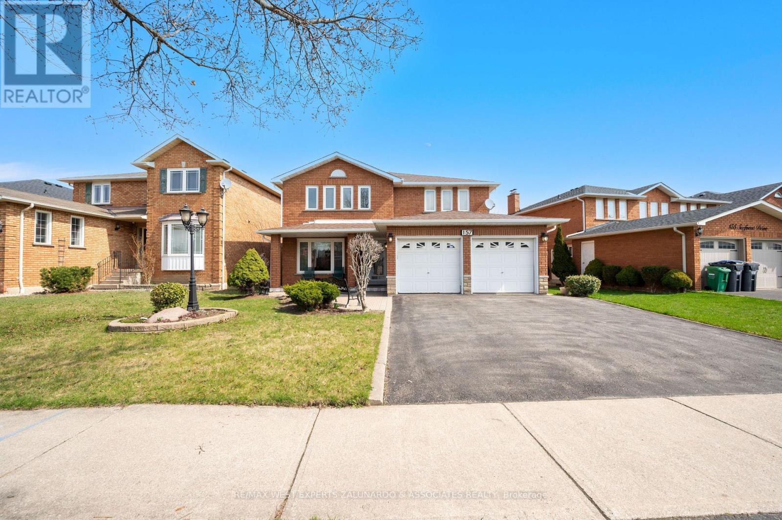 157 Sunforest Drive, Brampton, Ontario  L6Z 4B7 - Photo 1 - W12188743