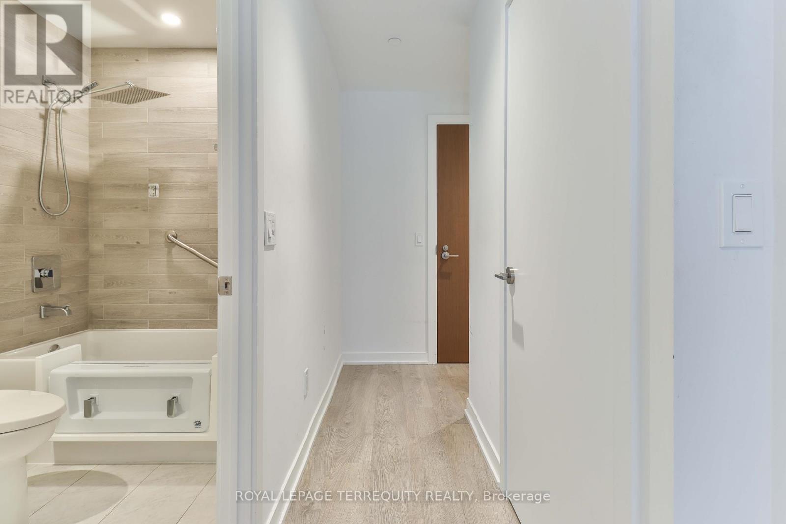 1212 - 1926 Lake Shore Boulevard, Toronto, Ontario  M6S 1A1 - Photo 14 - W12147824