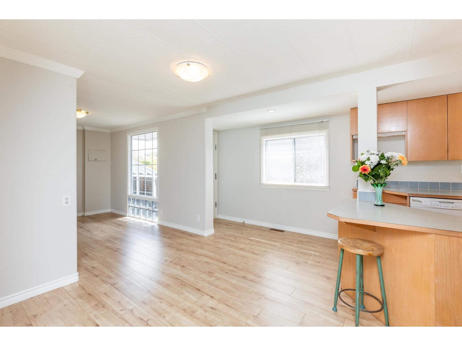 2102 Cumbria Drive, Surrey, British Columbia  V4A 5K3 - Photo 3 - R3010140