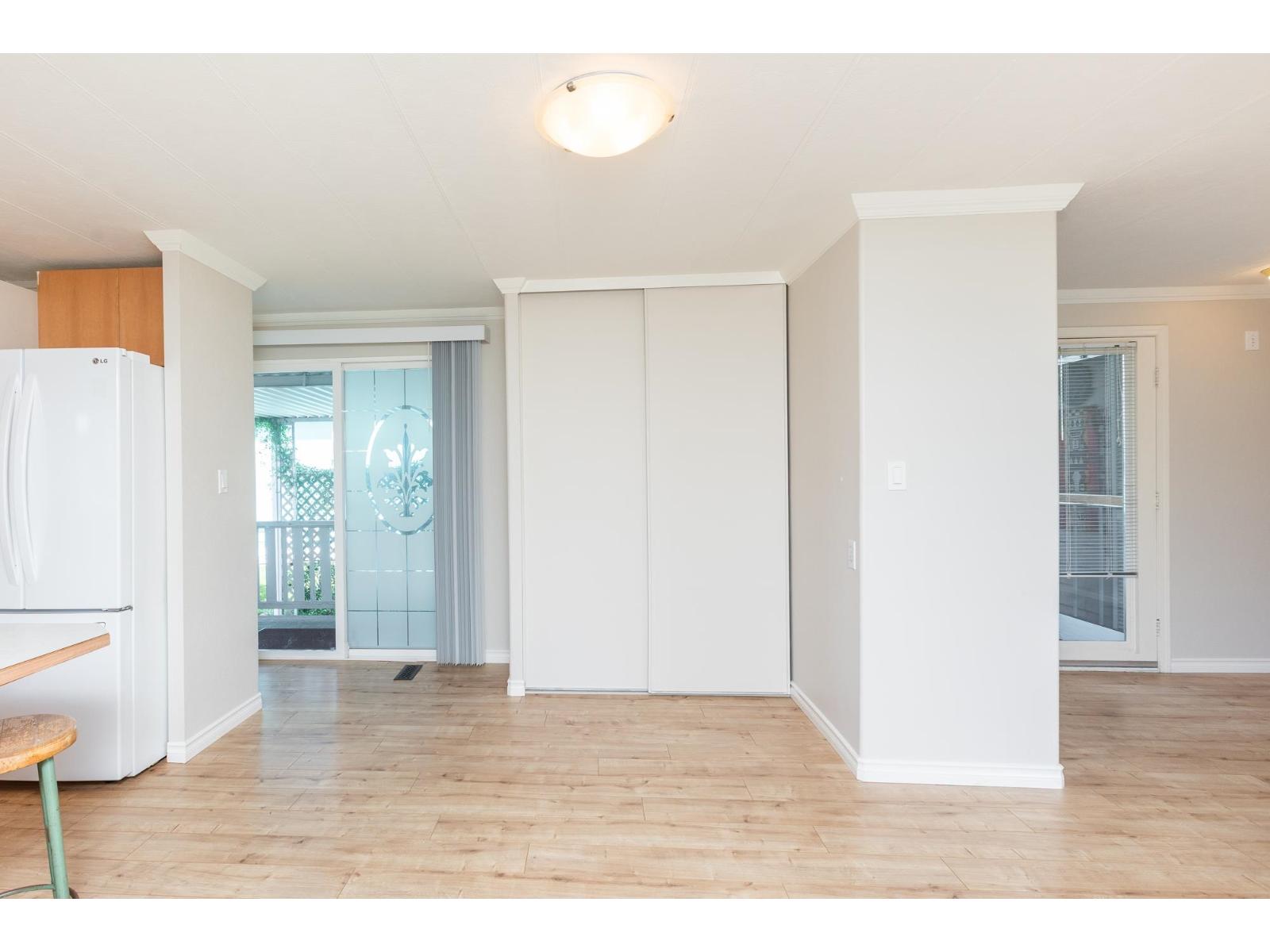 2102 Cumbria Drive, Surrey, British Columbia  V4A 5K3 - Photo 9 - R3010140
