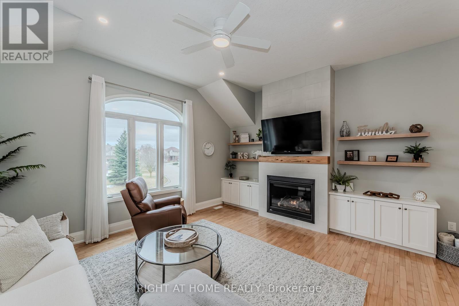 9 Peer Drive, Guelph, Ontario  N1C 1G9 - Photo 23 - X12055135