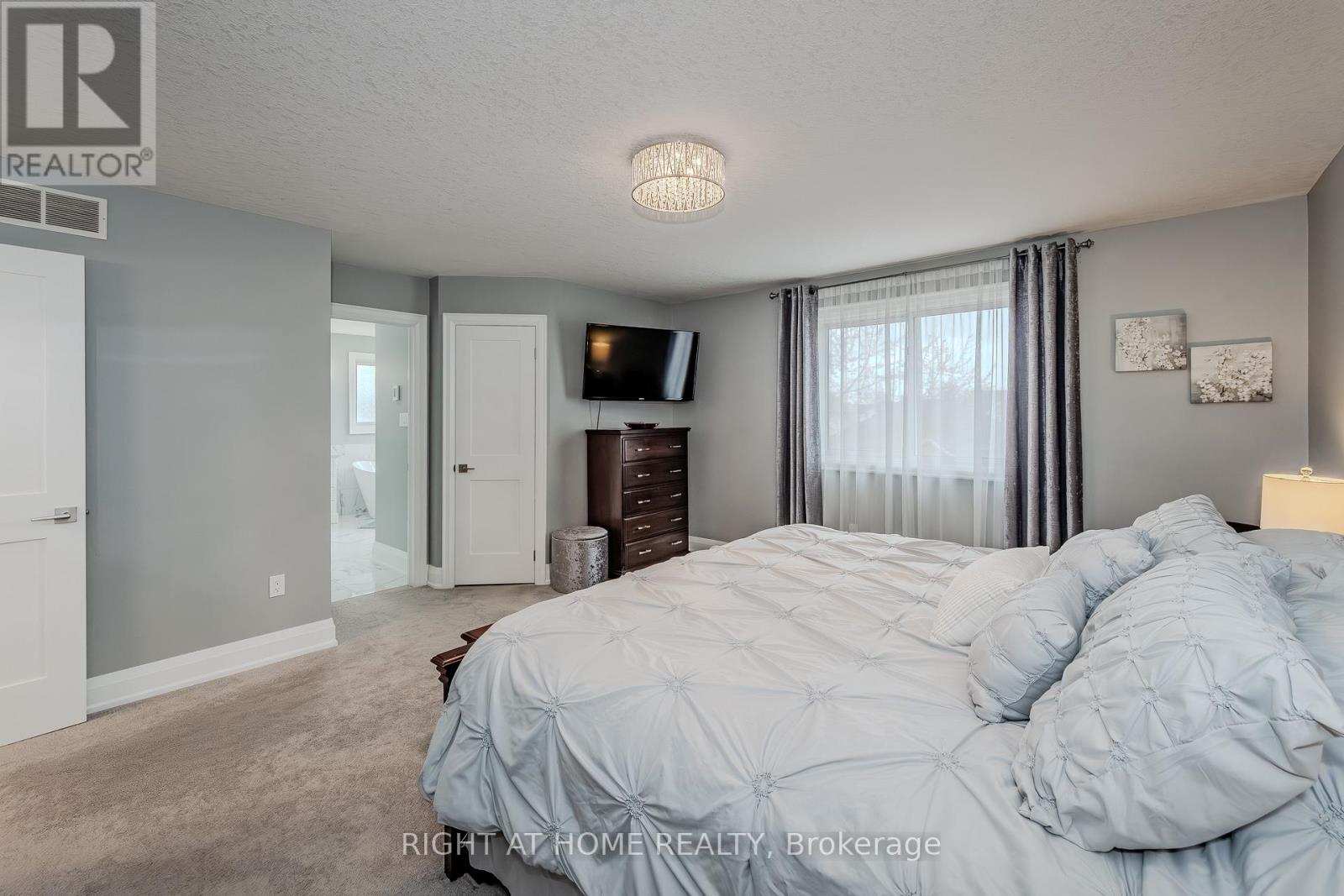 9 Peer Drive, Guelph, Ontario  N1C 1G9 - Photo 27 - X12055135
