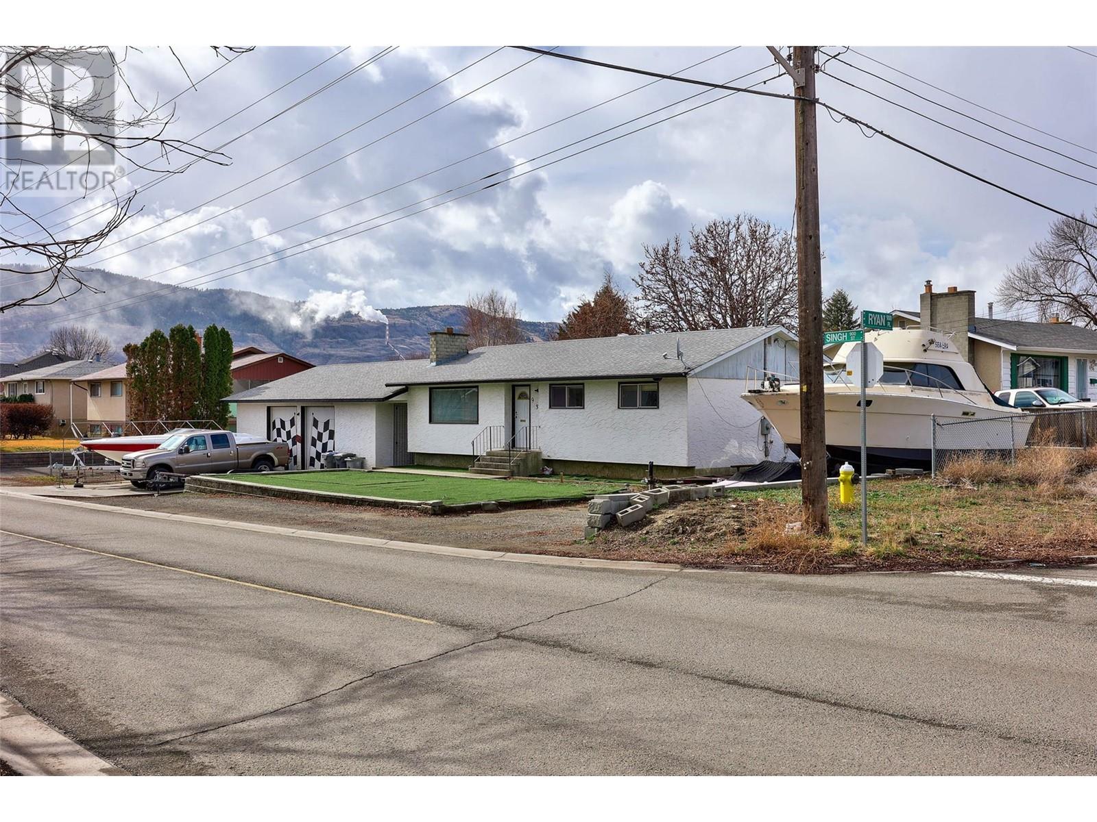 Property at 932 Singh Street image 2