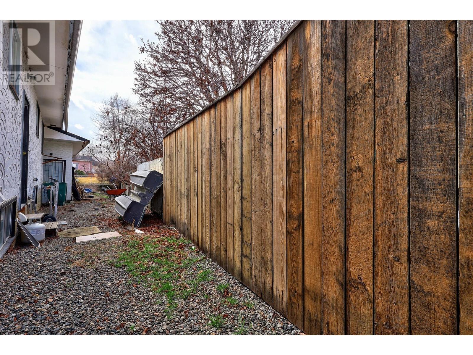 932 Singh Street, Kamloops, British Columbia  V2B 5C8 - Photo 29 - 10350662