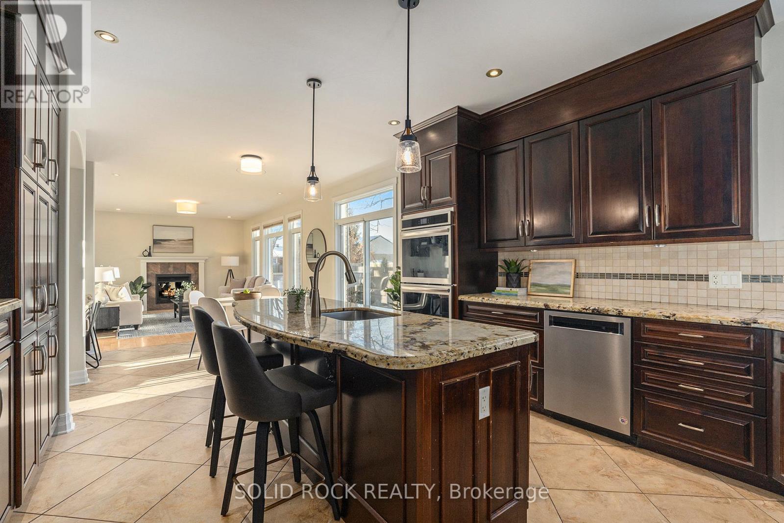 120 Rossland Avenue, Ottawa, Ontario  K2G 2L3 - Photo 13 - X12194708