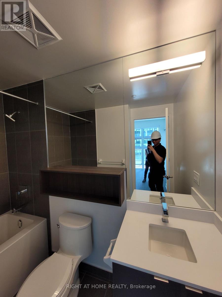 346 - 60 Princess Street, Toronto, Ontario  M5A 2C7 - Photo 6 - C12195219