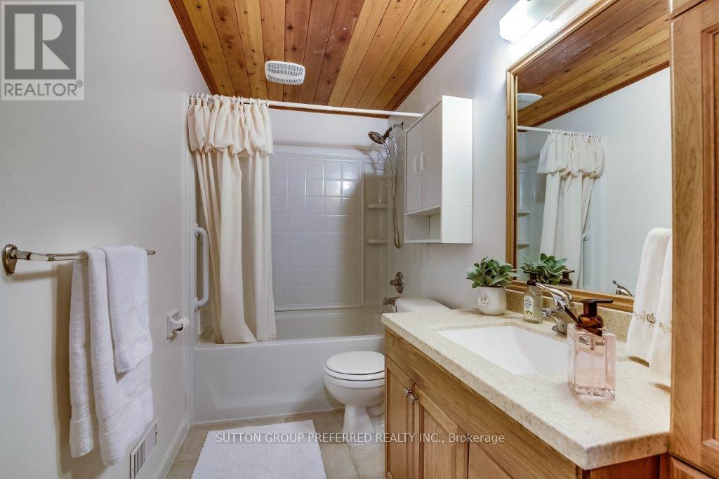 139 Olympic Crescent, London North, Ontario  N6G 3P4 - Photo 14 - X12195257