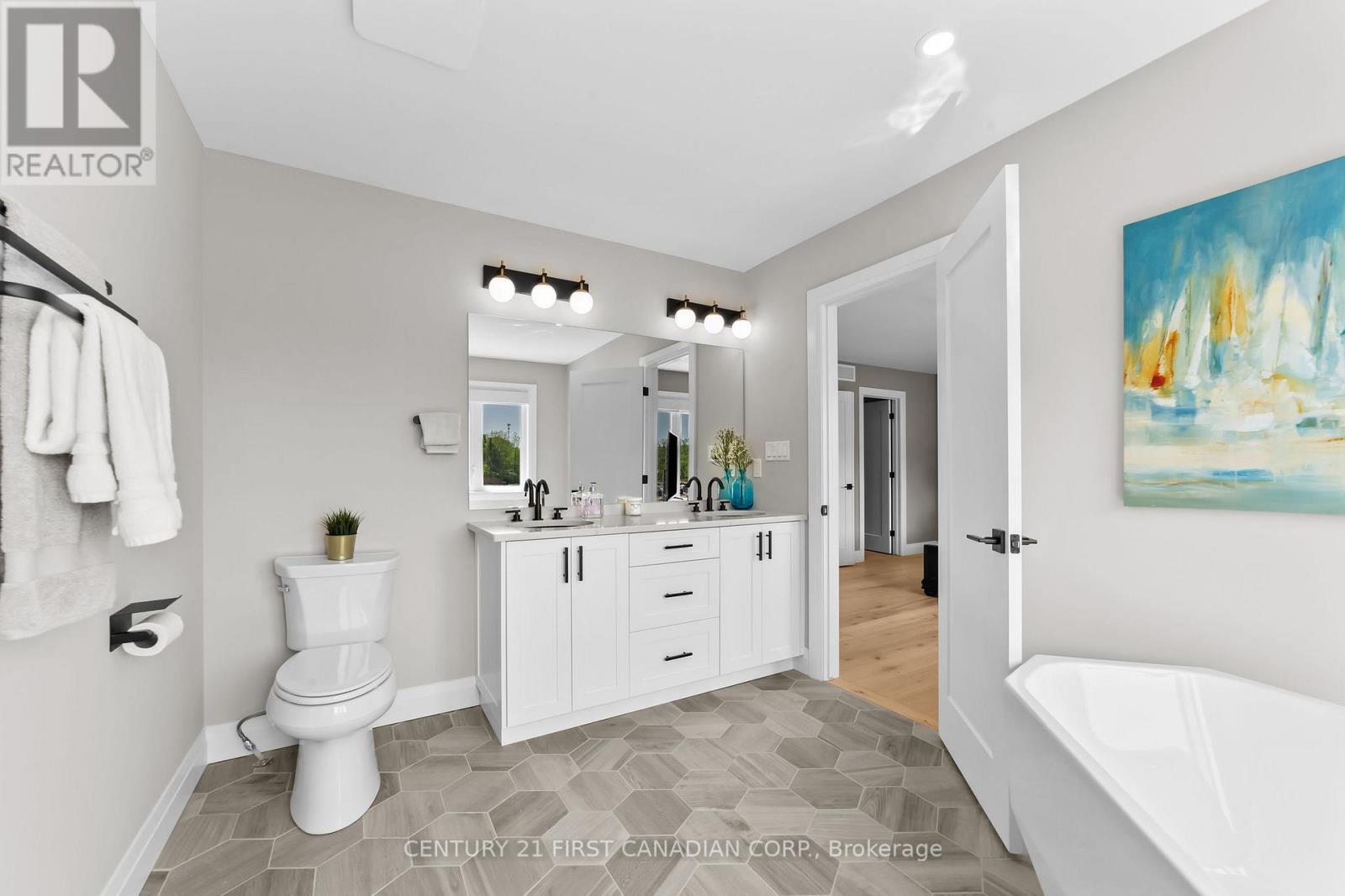88 Queen Street, North Middlesex (Alisa Craig), Ontario  N0M 1A0 - Photo 28 - X12195264