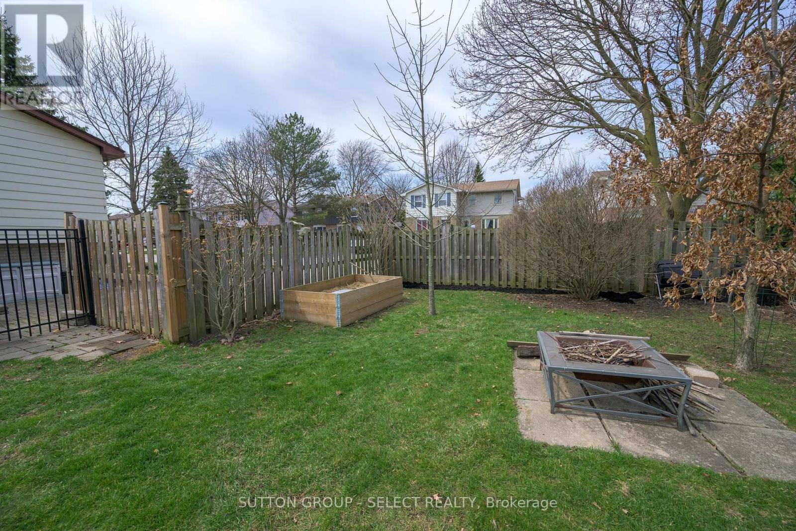 99 Inverary Crescent, London North, Ontario  N6G 3L7 - Photo 39 - X12195302