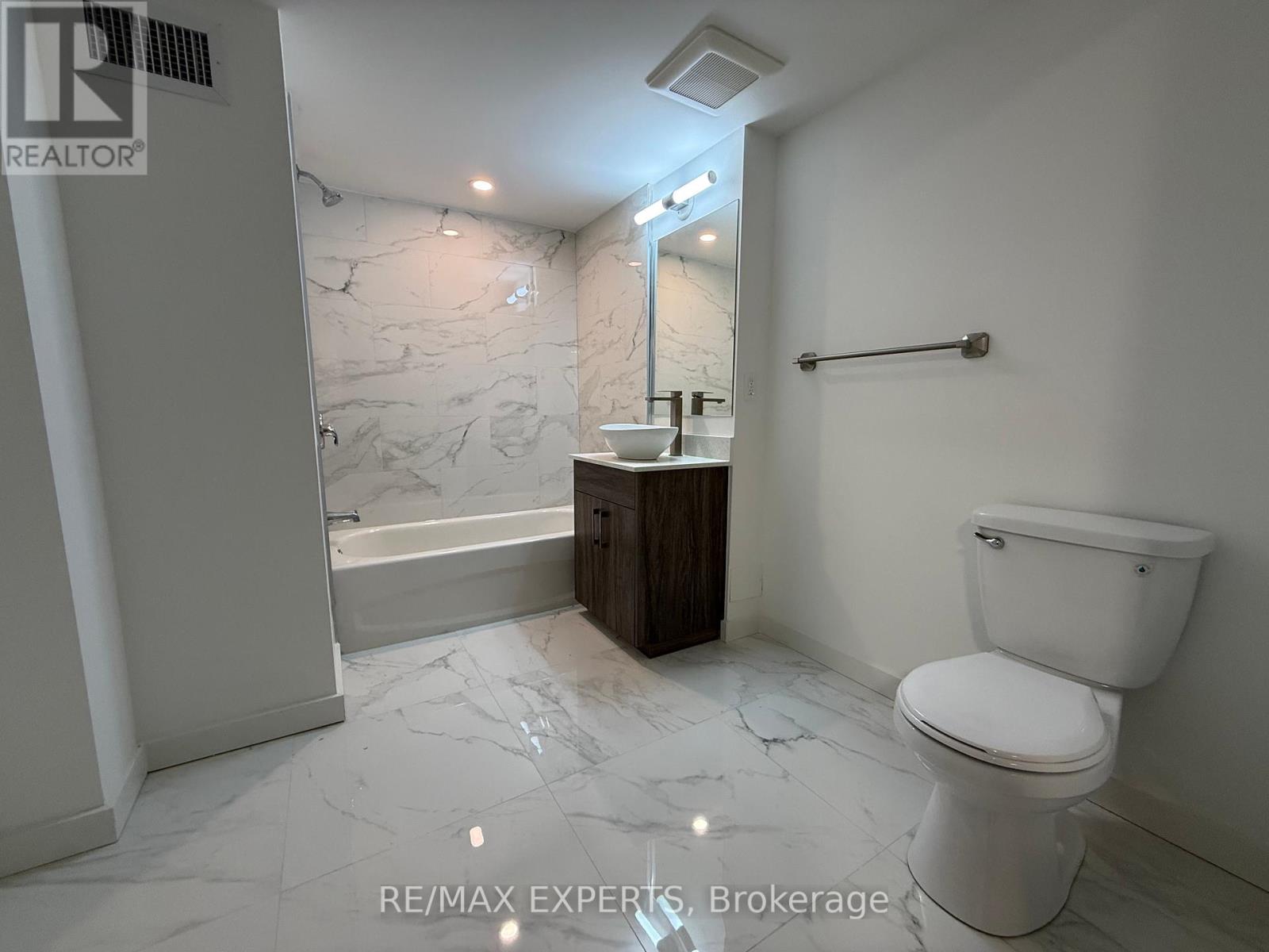 104 - 45 Connaught Avenue, Toronto, Ontario  M4L 2V8 - Photo 8 - E12195192
