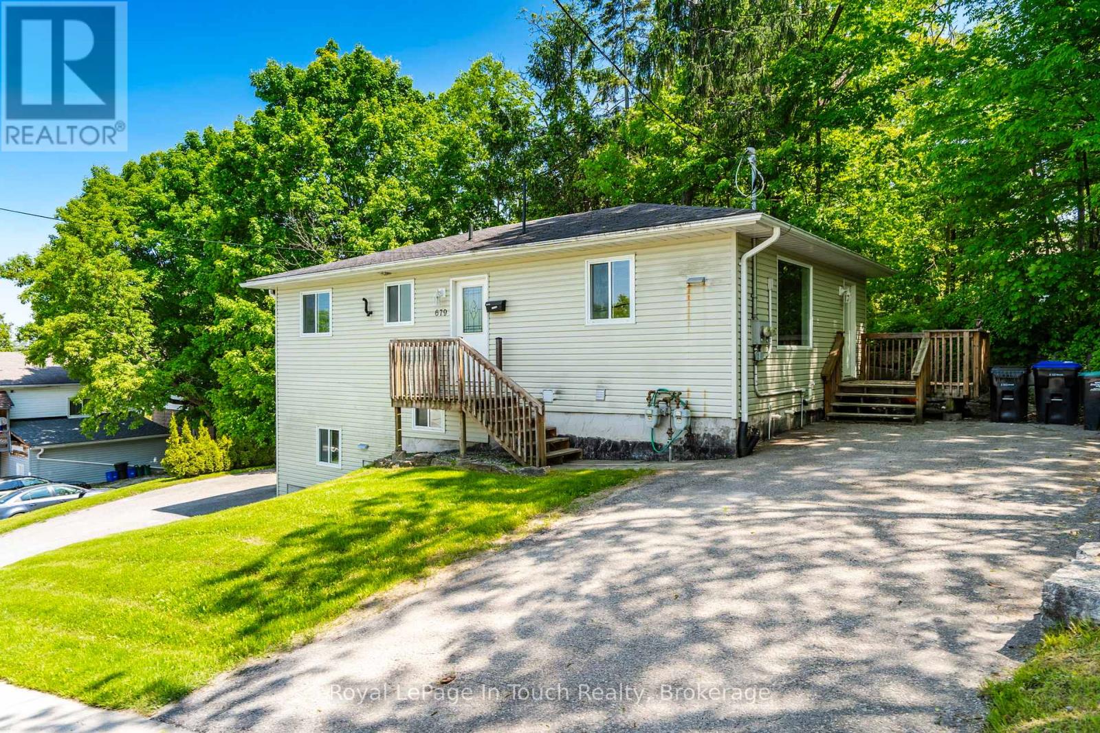 679 MONTREAL STREET, Midland, Ontario